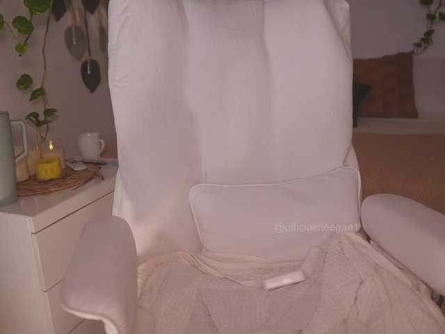 Meegan live cam on BongaCams