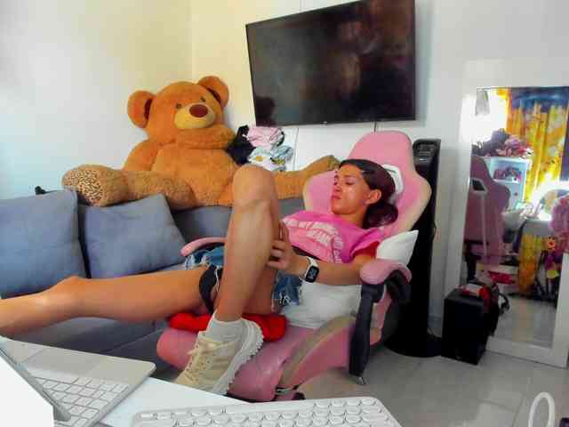 HannahTight Live Webcam on BongaCams