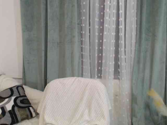 JullieMilf webcam