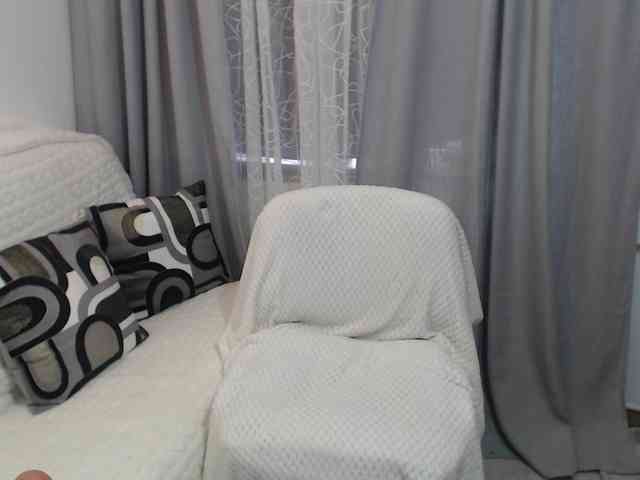 JullieMilf webcam