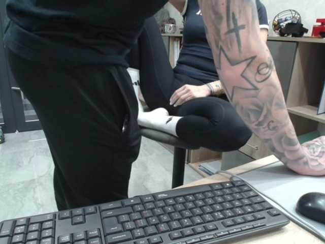tattoo-couple live sex show
