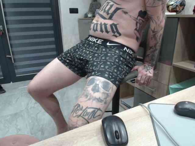 tattoo-couple webcam