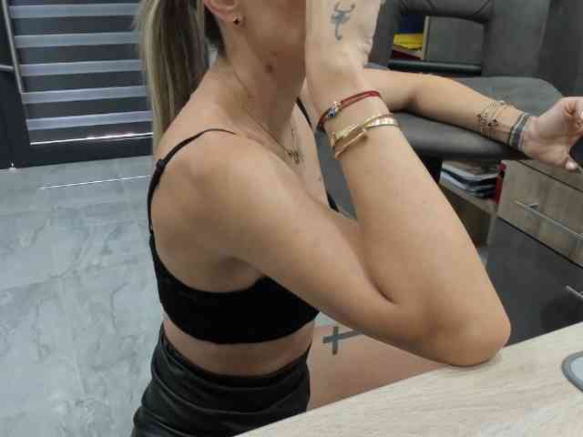 tattoo-couple Sex Cam Show