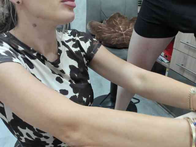 Tattoo-couple's cam show statistics and live stream