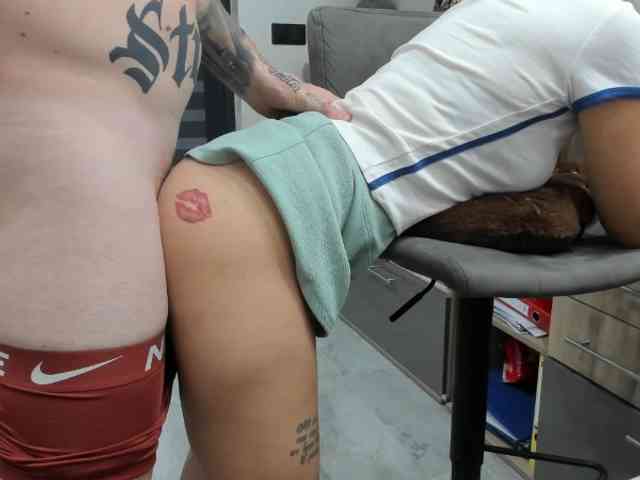 Modèle: tattoo-couple