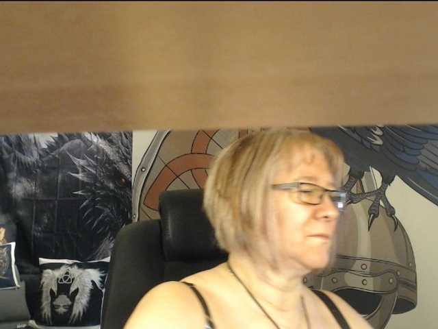 90dTitten live cam preview