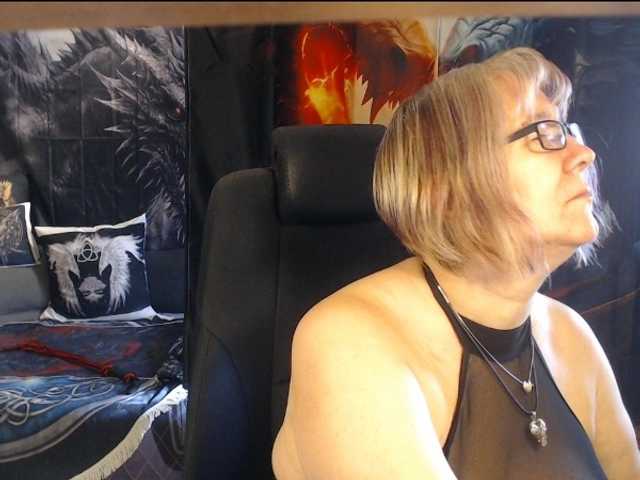 90dTitten live cam on BongaCams