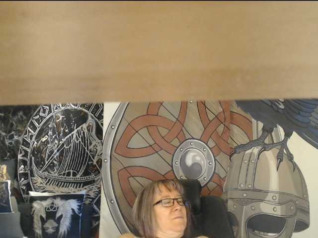 90dTitten live cam on BongaCams