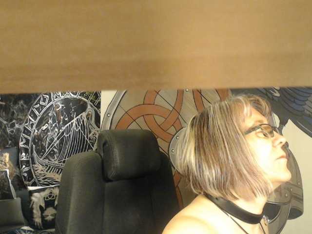 90dTitten live cam on BongaCams