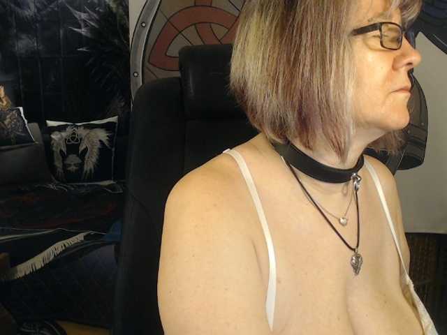 90dTitten live cam preview