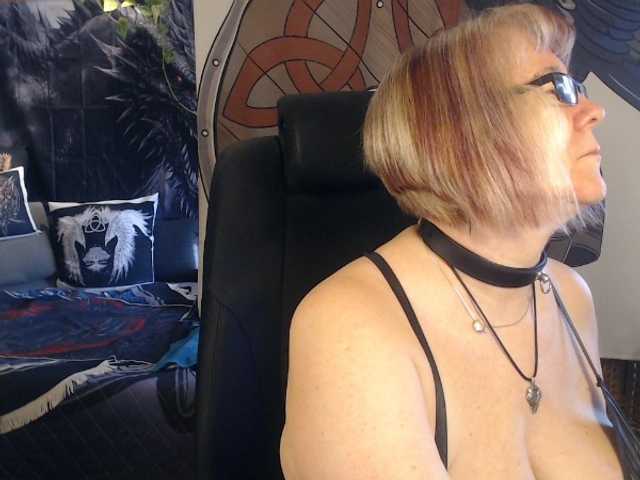90dTitten live cam preview