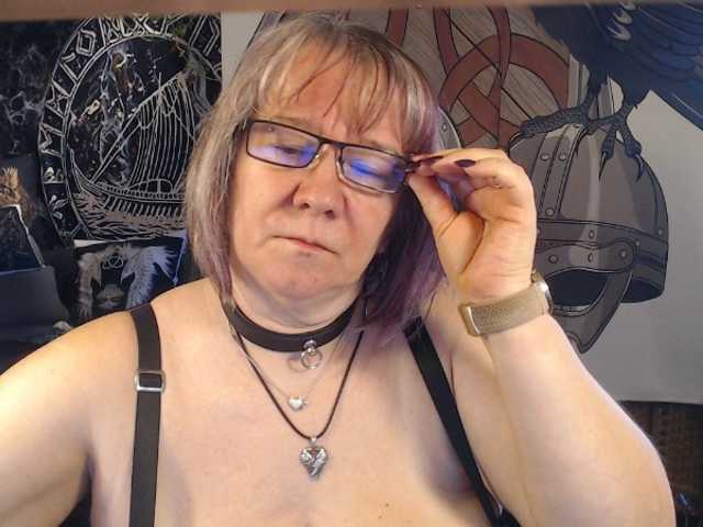90dTitten live cam on BongaCams