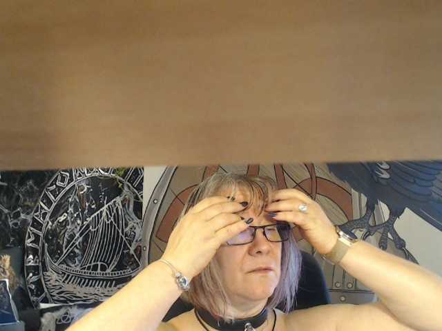90dTitten live cam on BongaCams