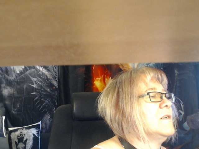 90dTitten, en vivo ahora en BongaCams