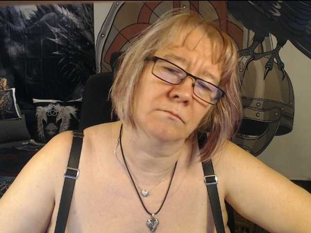 90dTitten live cam preview