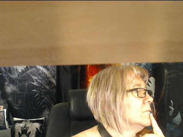 90dTitten live cam preview