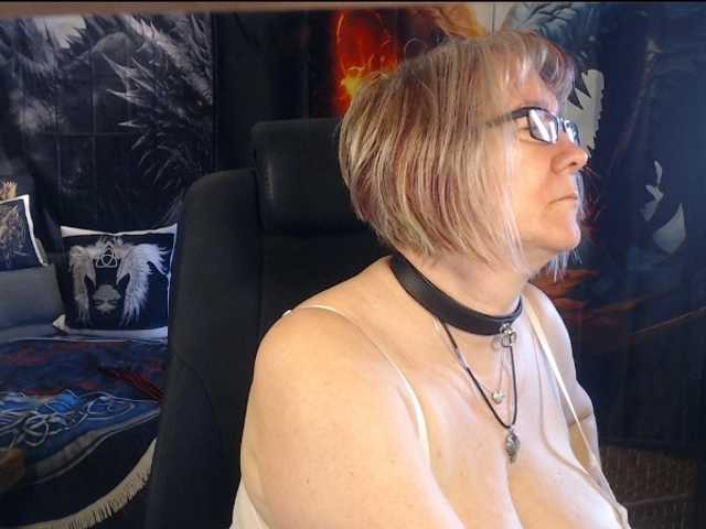 90dTitten, live now on BongaCams