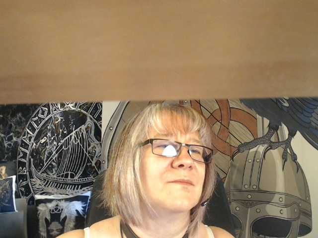 90dTitten live cam on BongaCams
