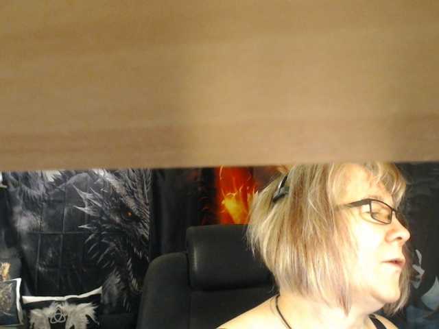 90dTitten live cam on BongaCams