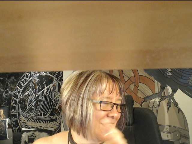90dTitten live webcam show