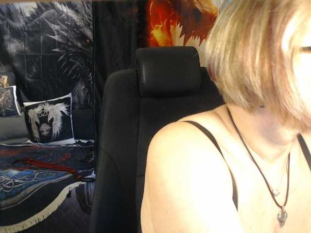 90dTitten, en vivo ahora en BongaCams