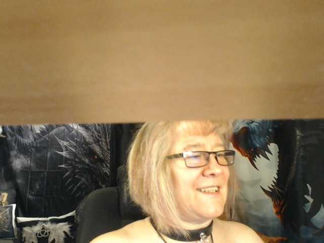 90dTitten live cam on BongaCams