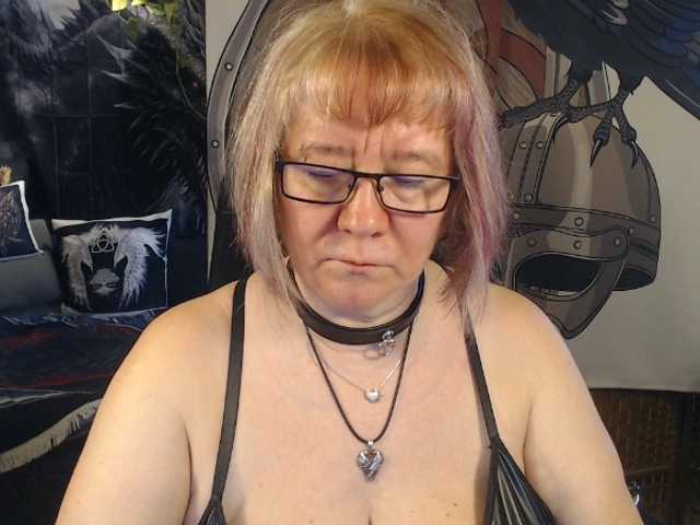 90dTitten live cam on BongaCams