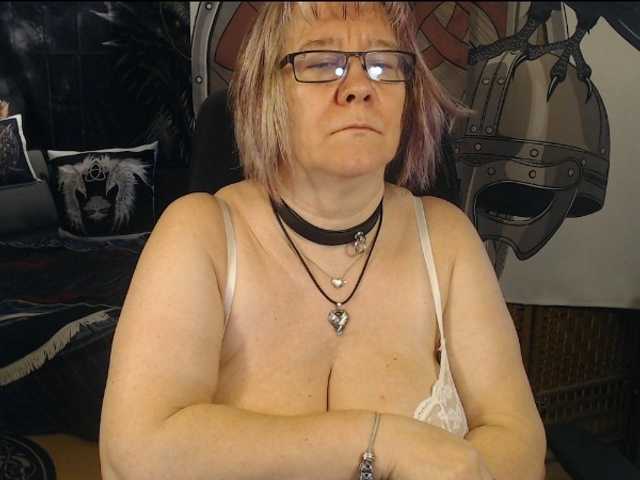 90dTitten live cam preview