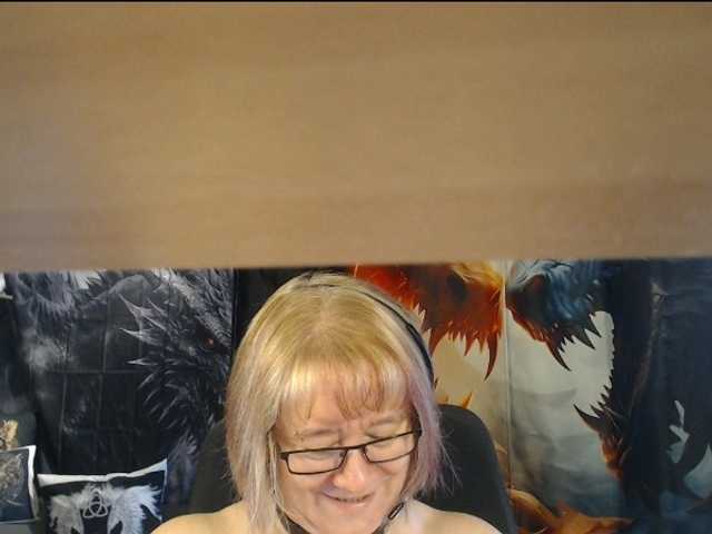90dTitten live cam on BongaCams