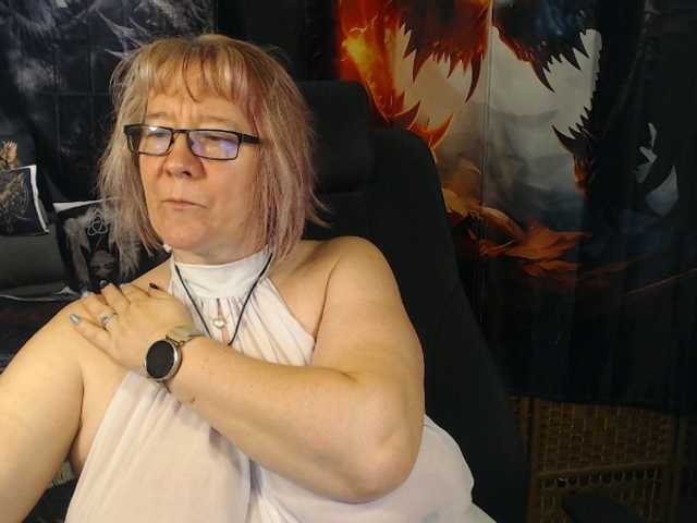 90dTitten, en vivo ahora en BongaCams
