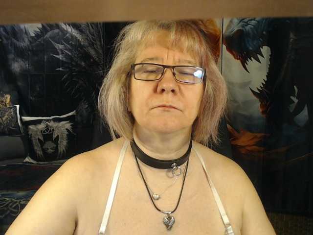 90dTitten live cam on BongaCams