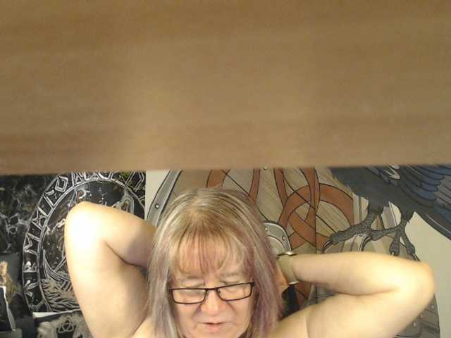 90dTitten live cam on BongaCams