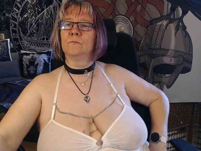 90dTitten webcam