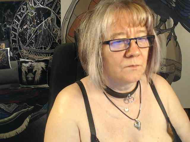 90dTitten webcam