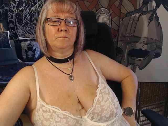 90dTitten webcam