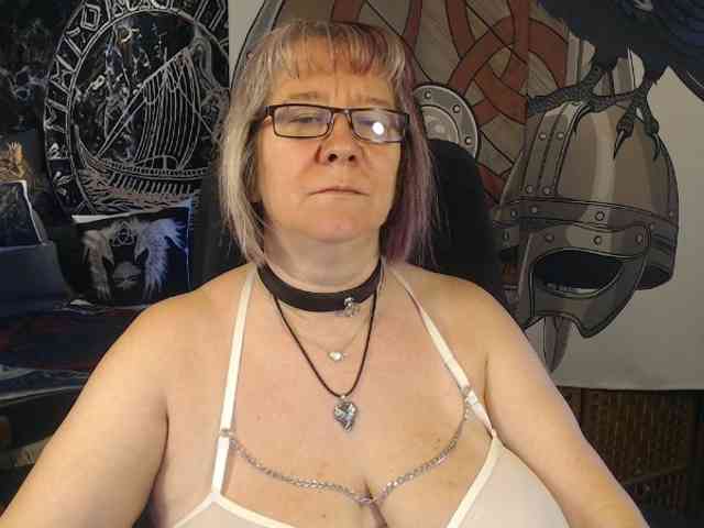 90dTitten webcam