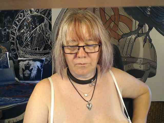 90dTitten webcam