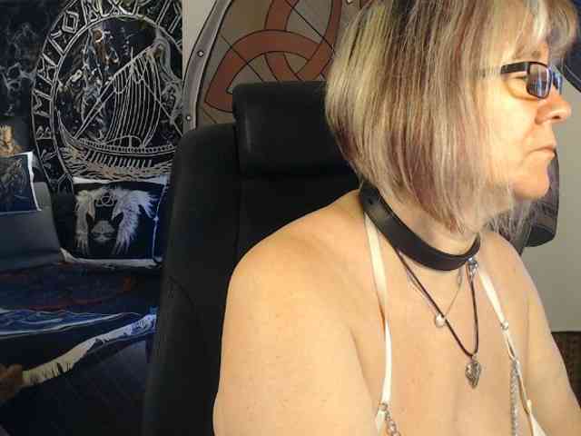 90dTitten webcam