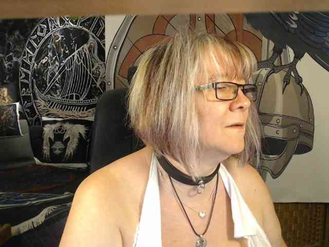 90dTitten webcam
