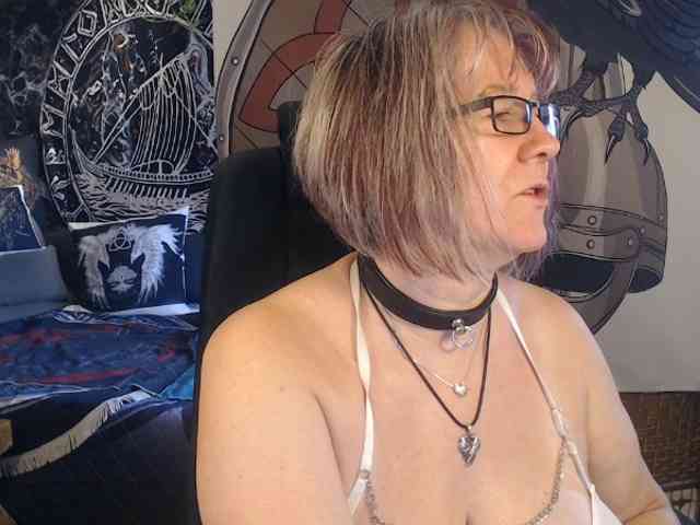 90dTitten webcam