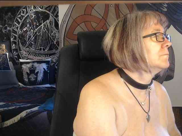 90dTitten webcam