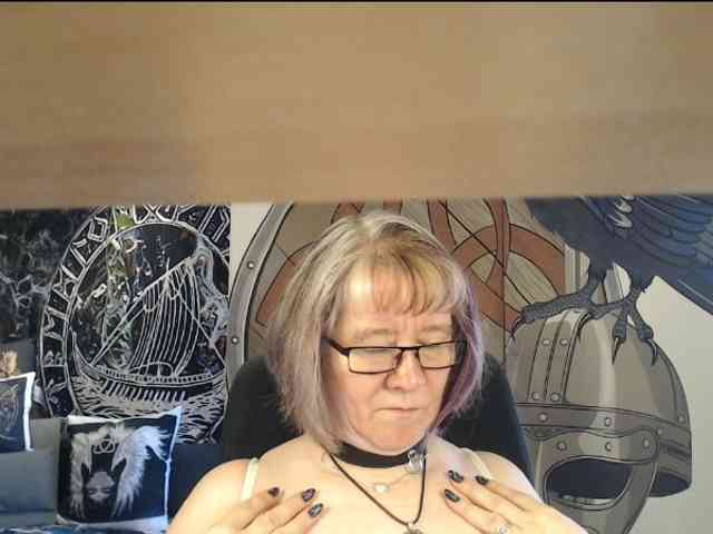 90dTitten webcam