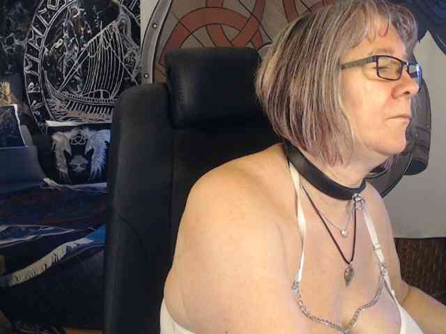 90dTitten webcam