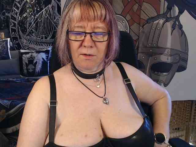 90dTitten webcam