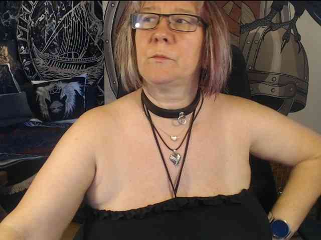 90dTitten webcam