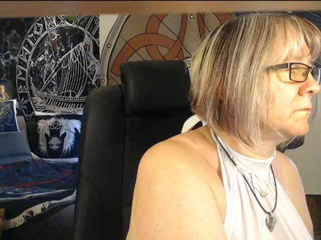 90dTitten webcam