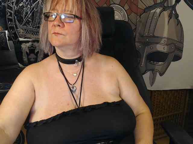 90dTitten webcam