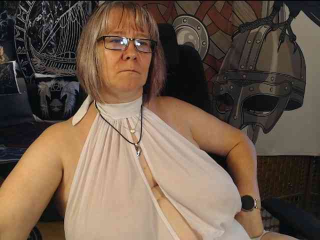 90dTitten webcam
