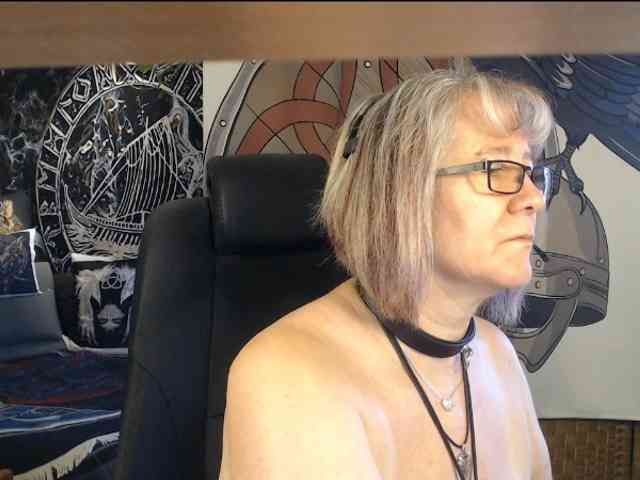 90dTitten webcam
