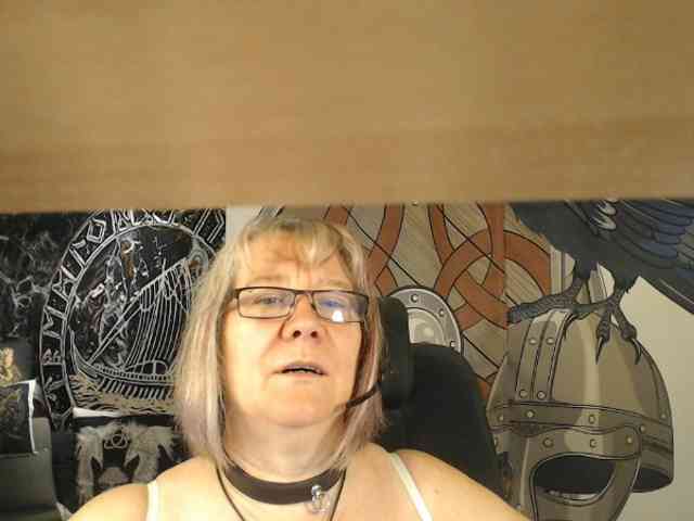 90dTitten webcam